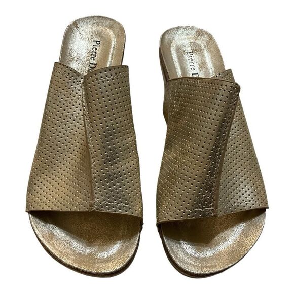 Pierre Dumas metallic gold wedges 6 1/2 - Picture 1 of 5